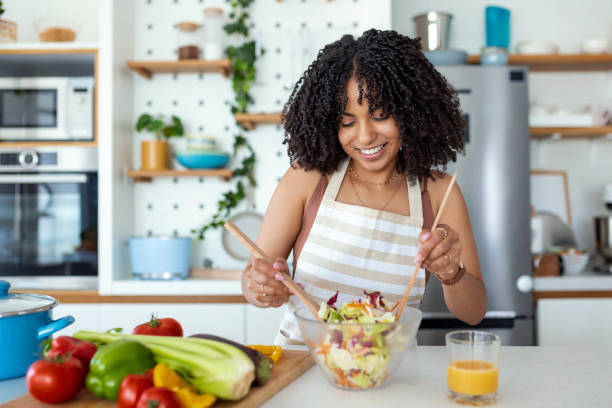 Mindful Eating: Cultivating a Healthier Relationship with Food
